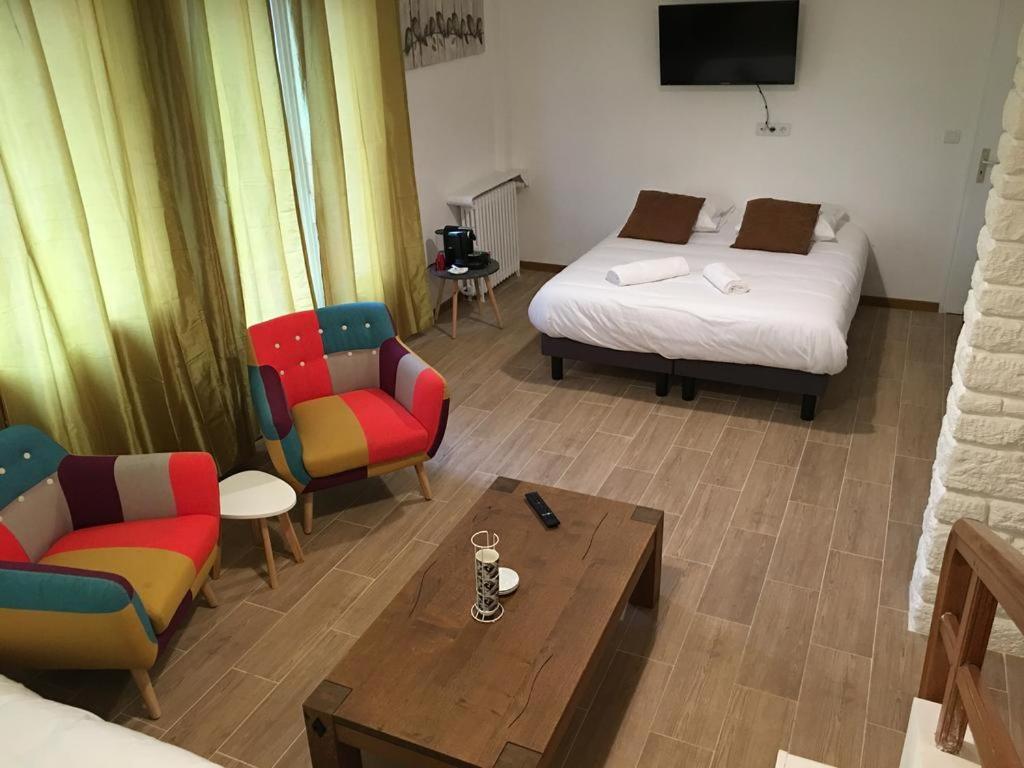 Au Charme Du Lac Piscine & Spa 2 Forges-les-Eaux Ngoại thất bức ảnh